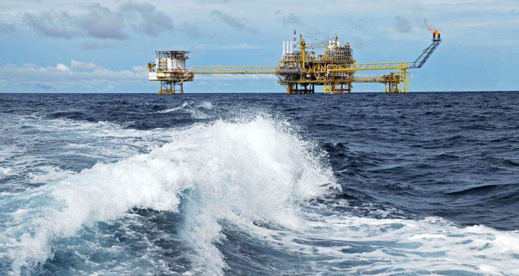 Offshore_Main Pic_Platform from back boat shutterstock_55694236